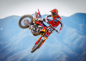 Vidéo: l&rsquo;accrochage Barcia / Stewart à Anaheim 1